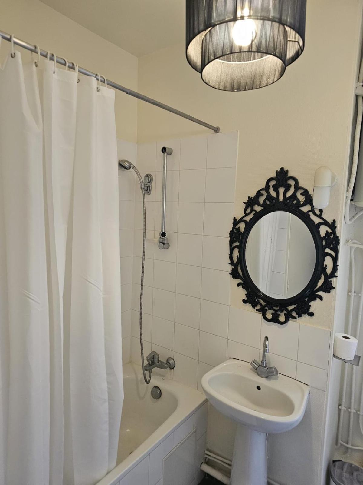 Cozy Apartment In The Heart Of The 10Th Párizs Kültér fotó